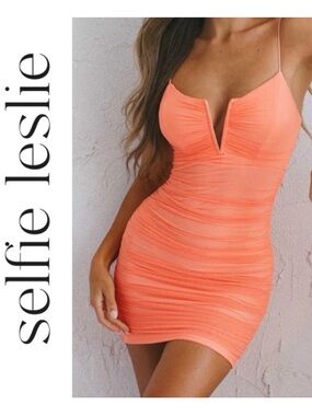 Selfie Leslie 🧡Good Vibes Deep V-Neckline Ruched Mini Dress Coral 🪸 Size XS